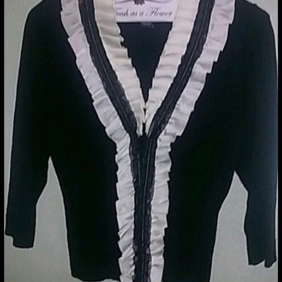 White house black market Cardi