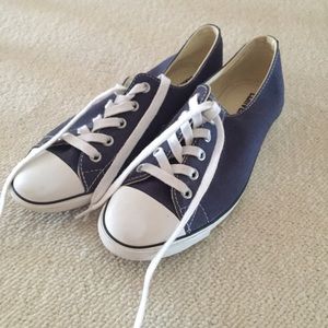 Navy converse