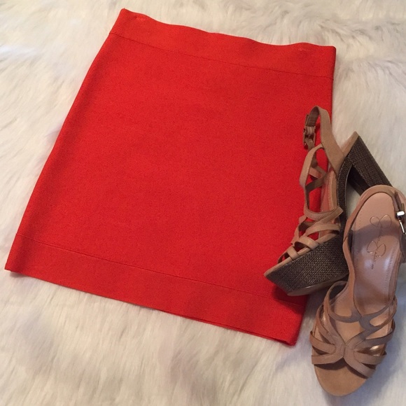 BCBGMaxAzria Dresses & Skirts - 🎉 BCBG BADAGE SKIRT!!