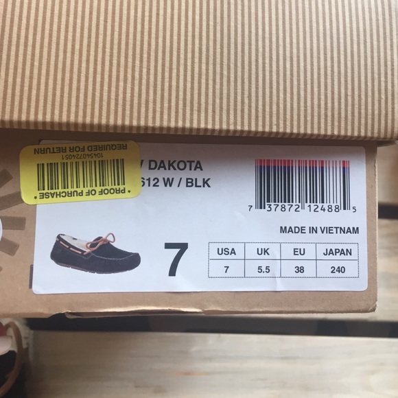 🚫Black UGG slippers w/box🚫 sold in bundle - Picture 4 of 4