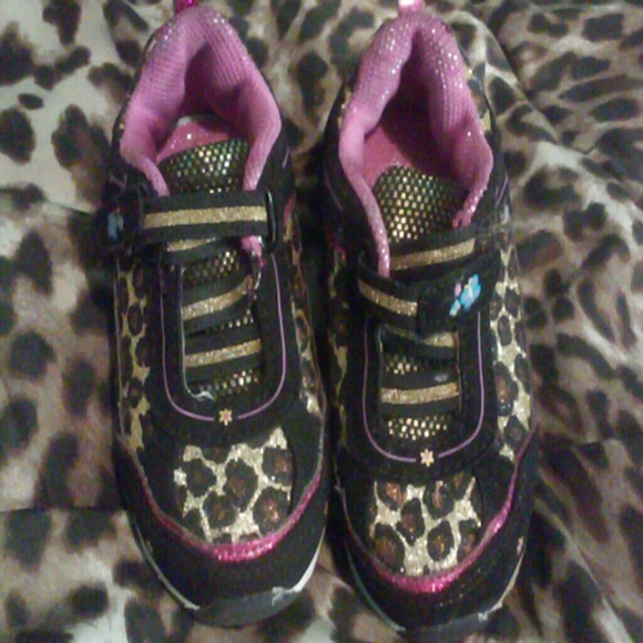 Toddler tennis shoes