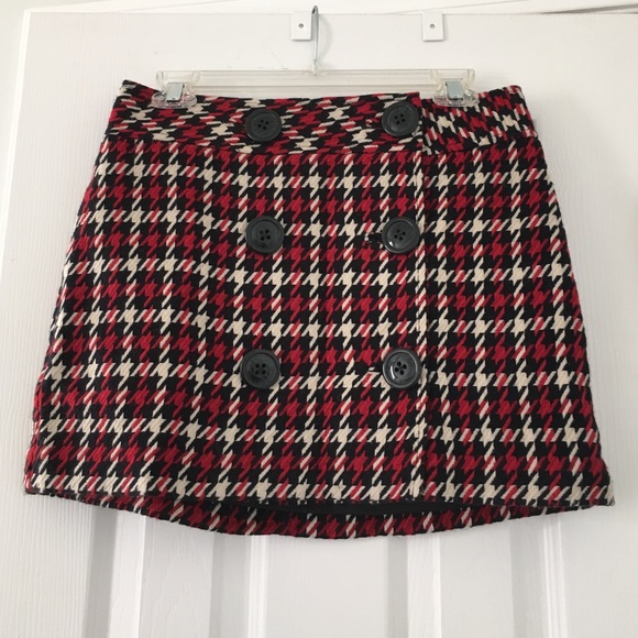 Size 4 Express red and black houndstooth skirt