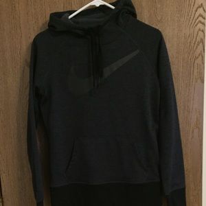 Women's Nike pull over hoodie