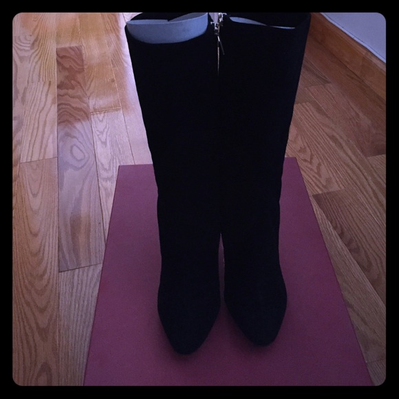 Brand new Tamara Mellon suede boots