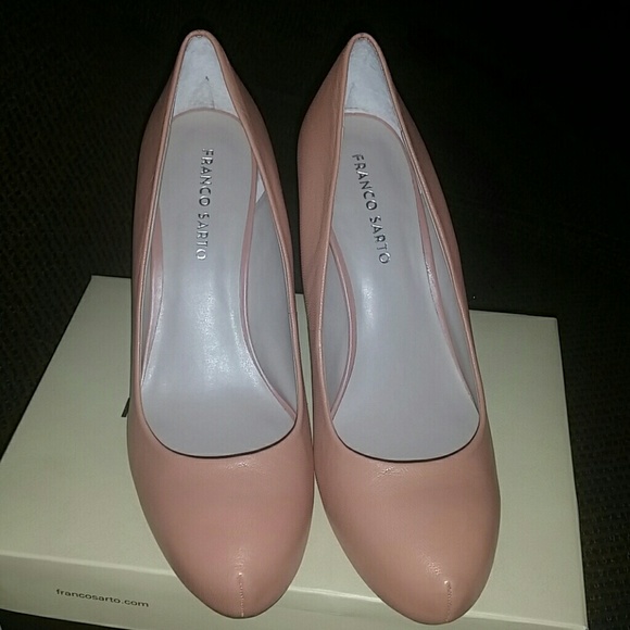 Pink pumps