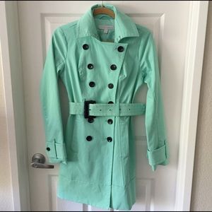🎉HP 🎉 New York and Company Mint Green Rain Coat!
