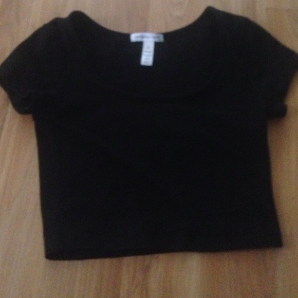 Crop top - Picture 1 of 1