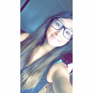 Meet your Posher, Daniela