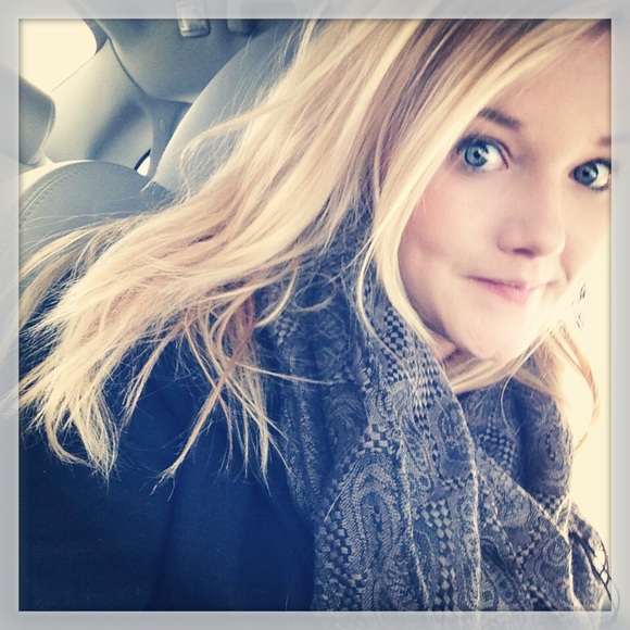 Meet your Posher, Audrey - Picture 2 of 3