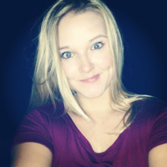 Meet your Posher, Audrey - Picture 3 of 3