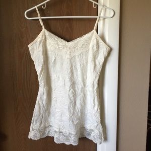 Creamy white crinkled lace tank top large
