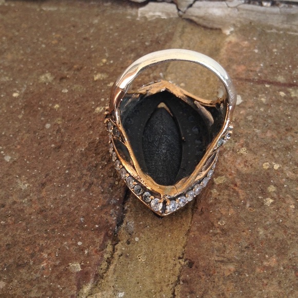 WOW SAPPHIRE TOPAZ RING - Picture 4 of 4