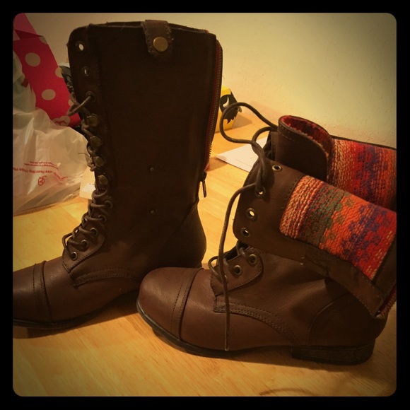 Shoes - Dark brown combat boot