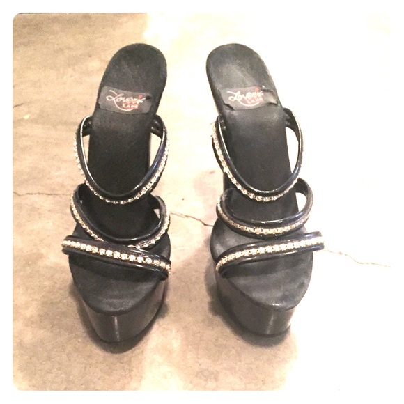 Lovers lane platforms