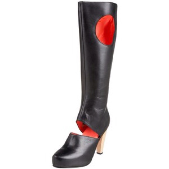 Matiko Ozzie Cut Out Leather Boot