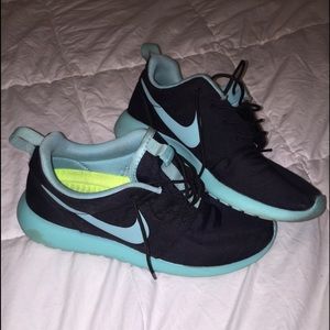 Nike Roshes