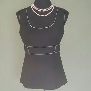 Loft lined sleeveless top.