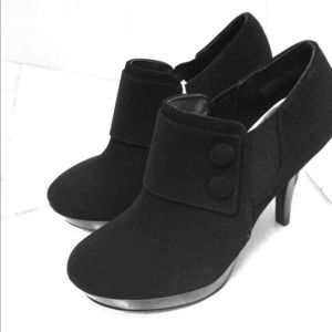Black heel booties