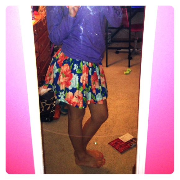 Hollister Dresses & Skirts - Floral print skirt