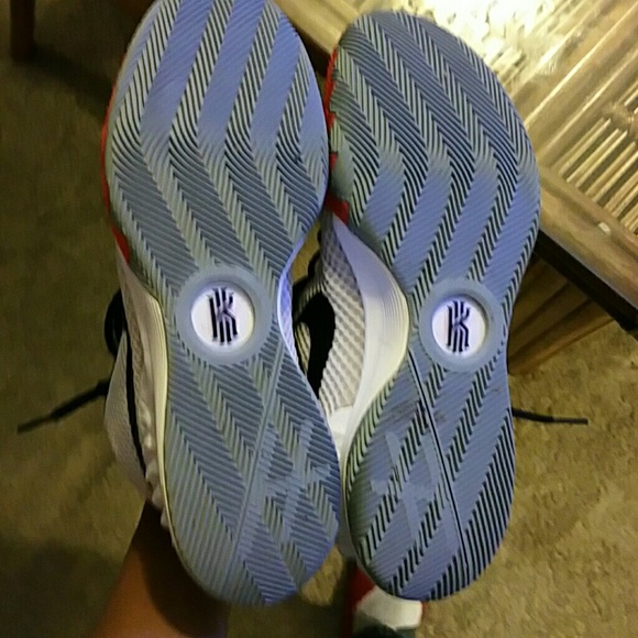 Lightly worn any good trades ? Size 9 no scratches - Picture 4 of 4
