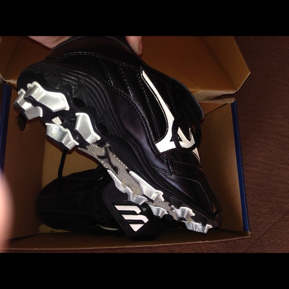 Mizuno baseball cleats size 5.5 NEW