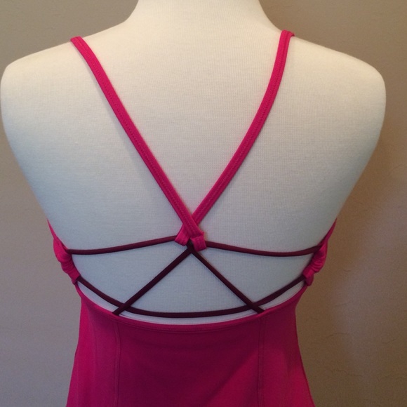 Dancing warrior lululemon top sz 8 - Picture 4 of 4