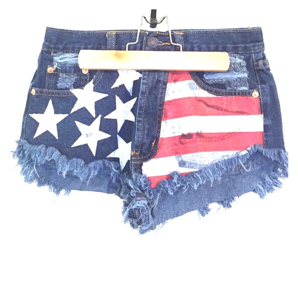 American flag denim short.