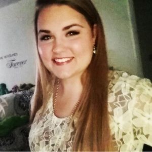 Meet your Posher, Abbie