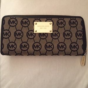Michael Kors wallet