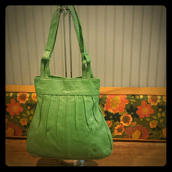 *Sold* Beautiful Vintage Grass Green Leather Purse