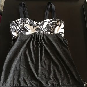 Lululemon top with built in bra