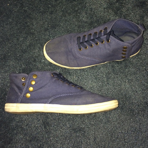 Blue hightop sneakers w/ buttons🔸