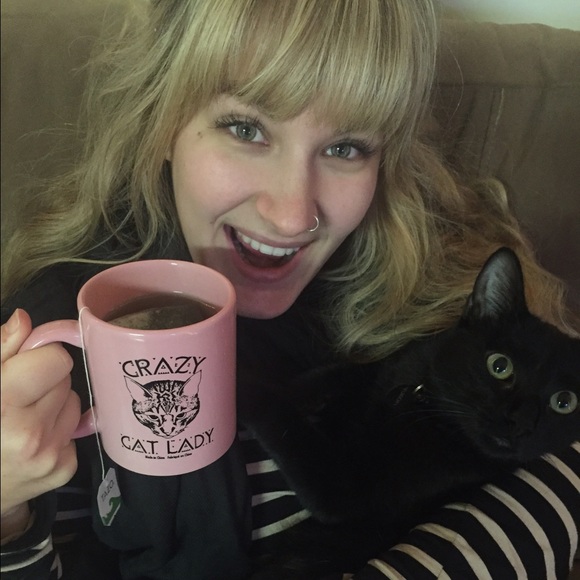 Meet your Posher, Julialynn - Picture 4 of 5