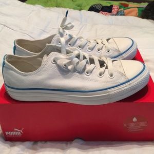 White Converse All Stars women's US size 10