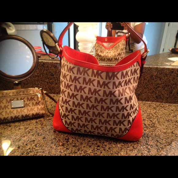 A BAD MK BAG - Picture 2 of 4