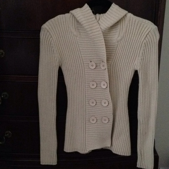 Sweater - Picture 4 of 4