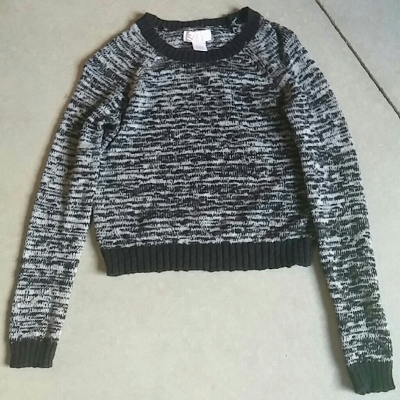 Crop top sweater.