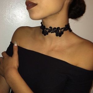 Your Dosage Lace Choker ✨