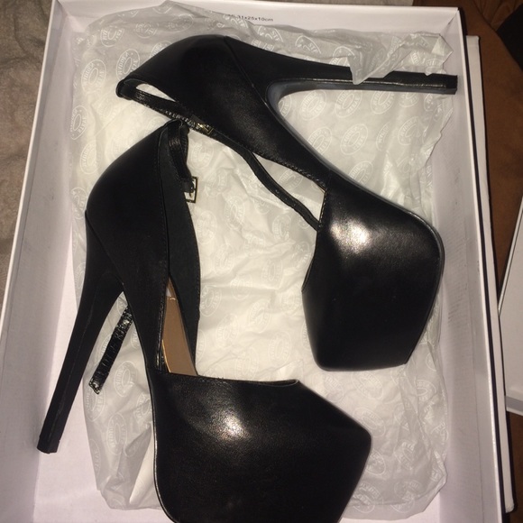 Steve Madden deeny black