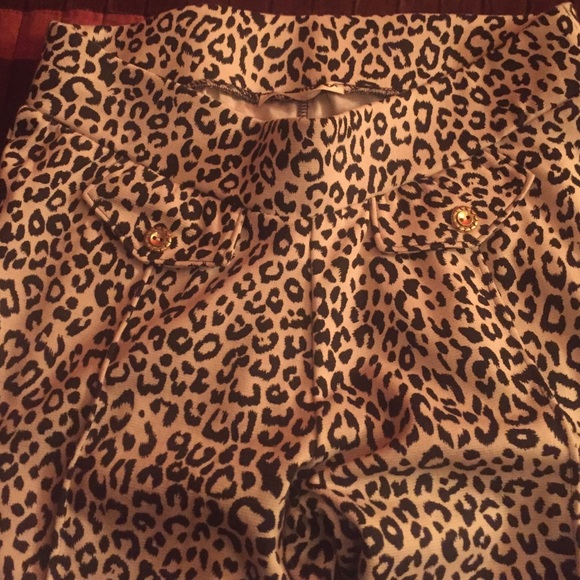 Unique design - Picture 3 of 3