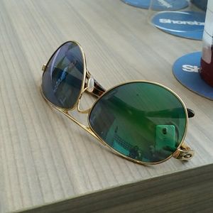 Meet your Posher, Ami