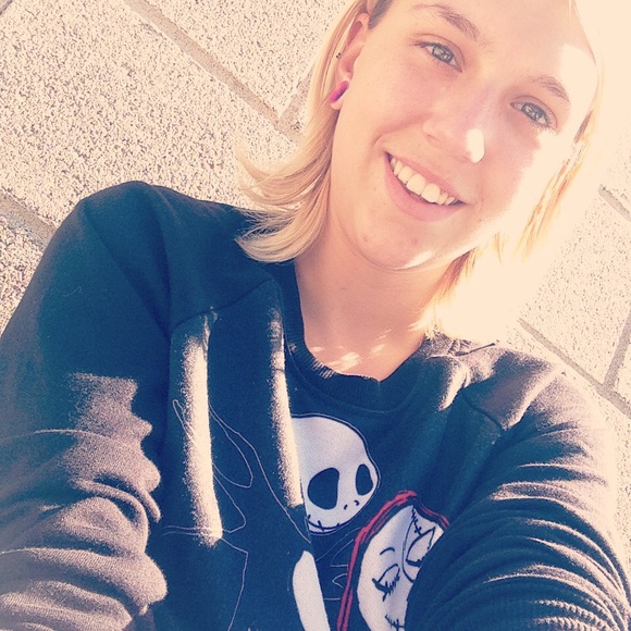 Meet your Posher, Shannon - Picture 2 of 3