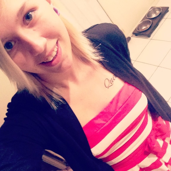 Meet your Posher, Shannon - Picture 3 of 3