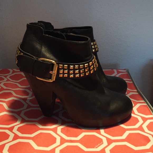 DV by Dolce Vita black studded booties - Picture 1 of 4