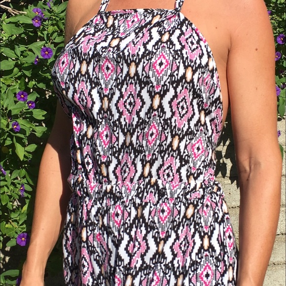 Jumpsuit in a beautiful pattern. Never worn.