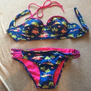 Hollister bathing suit