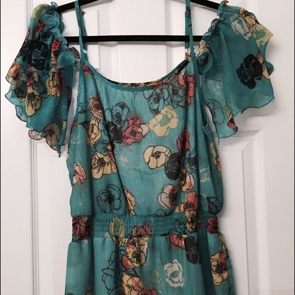 Gorgeous Floral Top ‼️sold‼️