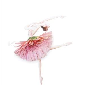 Meet your Posher, Queenie