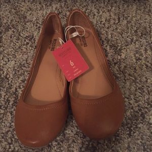 NWT Mossimo Cognac Ballet Flat