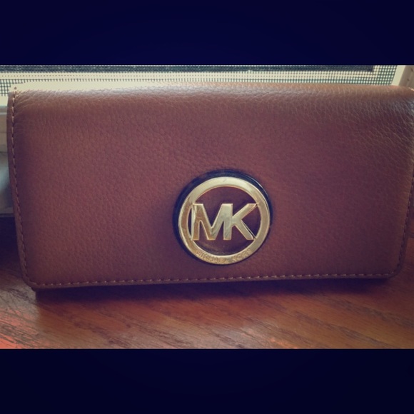 Michael Kors 'Fulton' carryall wallet